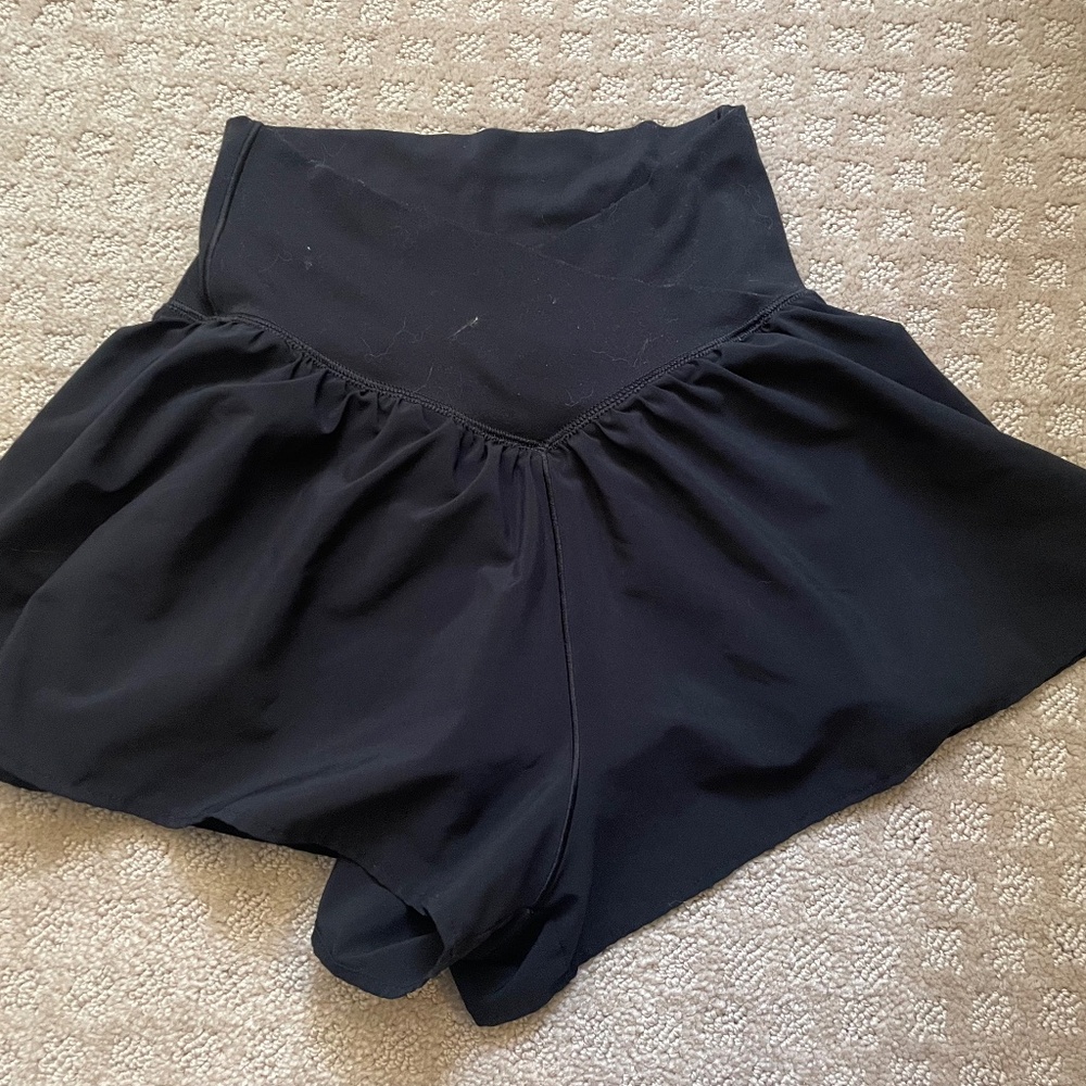 OFFLINE by Arie Real Me Crossover Flowy Shorts - Picture 3 of 5